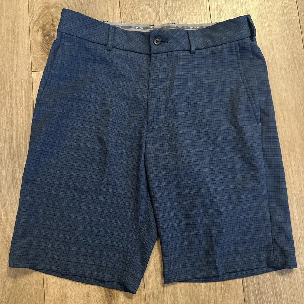 Walter Hagen 11 Majors Men's Blue Plaid Golf Shorts — Size 32 Regular Fit